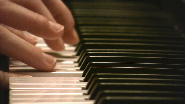 Tocando piano