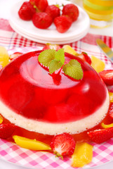 strawberry and mango jelly with cream