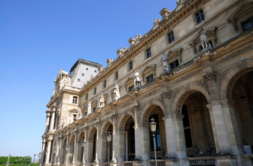 Fototapeta na wymiar antique city building in paris Europe