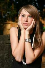 Naklejka premium Pretty women shocked