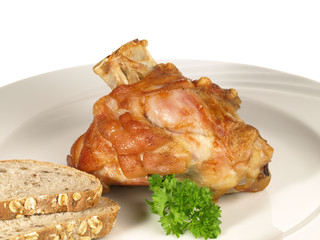 Schweinehaxe mit Brot