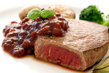 Steak mit Preiselbeeren