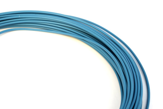 câble  électrique bleu