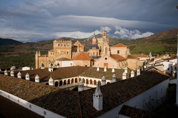 Fototapeta na wymiar Klasztor Santa Maria de Guadalupe. Caceres, Hiszpania