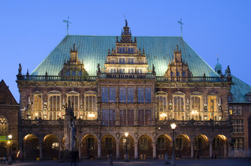 Fototapeta na wymiar Bremen City Hall, niebieski godzin