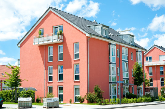 Mehrfamilienhaus