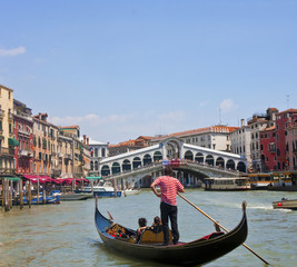 Fototapeta na wymiar Gondola w Wenecji Canal