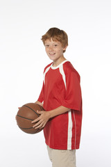 Young man holdig basketball