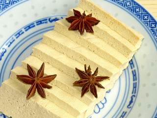 Tofu mit Sternanis © hjschneider