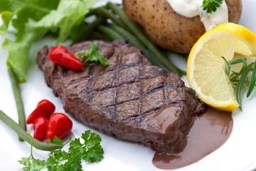 Rumpsteak(Roastbeef) - gegrillt,mit Soße