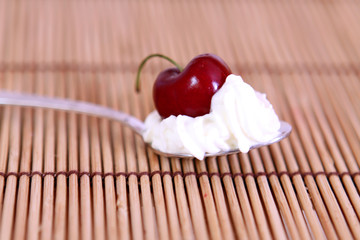 Kirsche,Schlagsahne