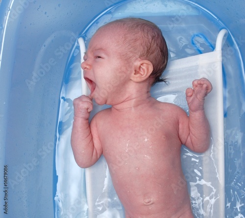 Bébé Se Lave Stock Photo And Royalty Free Images On Fotolia - 