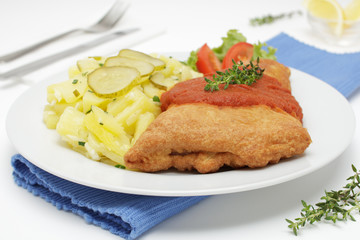 Seelachsfilet Orly mit Kartoffelsalat