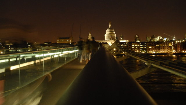 Millennium bridge, London, Timelapse.
