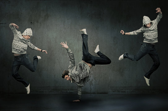 Three hip hop dancers, expression