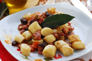 Gnocchi fegatini e prosciutto - Primi piatti della toscana