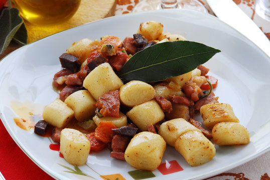 Gnocchi fegatini e prosciutto - Primi piatti della toscana