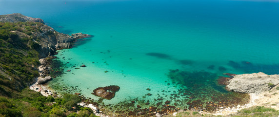 Fototapeta na wymiar Sea lagoon with beautiful turquoise water.