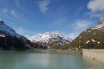 Fototapeta na wymiar Silvrettasee bei Sonne