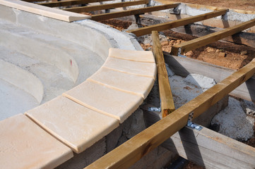 Margelles de piscine en arrondi