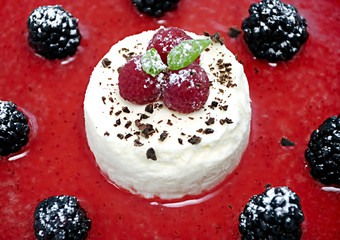 Cheesecake with fruits