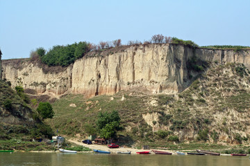 Fototapeta na wymiar Stromym brzegu Dunaju (Serbia)