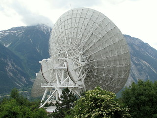 Antenne parabolique.