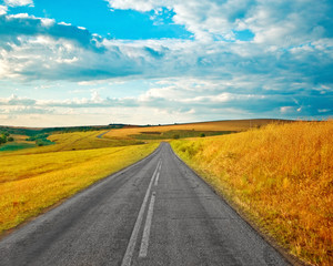 Naklejka premium Empty road