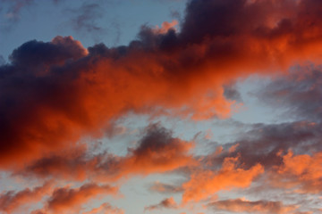 Wolkenband im Abendrot
