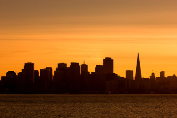 Fototapeta na wymiar Silhouette of downtown San Francisco at sunset