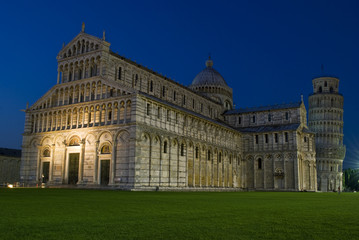 Fototapeta na wymiar The Duomo and Leaning Tower of Pisa
