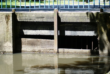 mała stara tamka © darcos