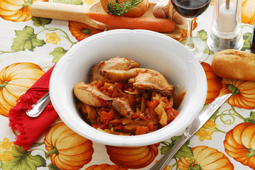 Pollo novello in umido con pancetta pomodoro e sedano