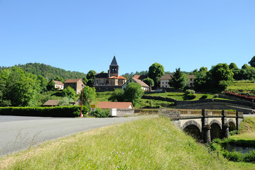 Fototapeta na wymiar Montfermy: wieś Combrailles