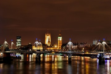 Fototapeta na wymiar Thames rzeka nocą