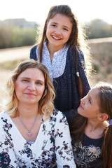 Mutter mit ihren Töchtern