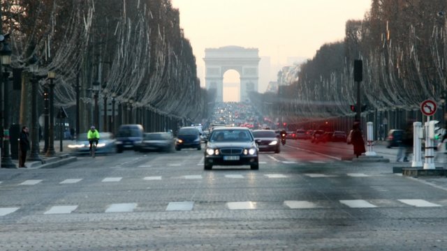 Champs Elysée, Paris. Timelapse.