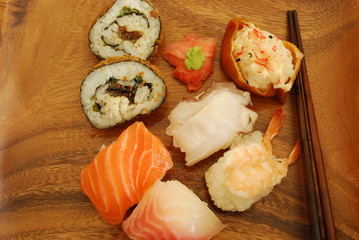 Complete sushi meal with nigiris and rolls