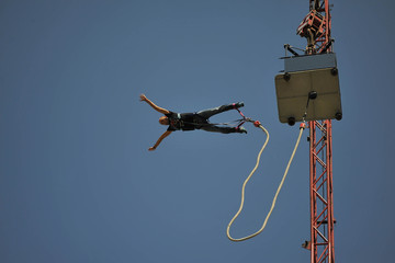 BungeeJumper
