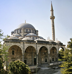 Fototapeta na wymiar historic ottoman era mosque in istanbul