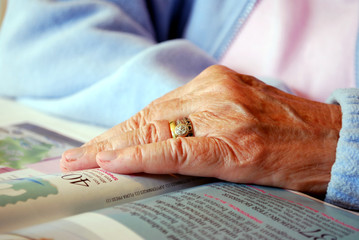 hand of an eldery woman