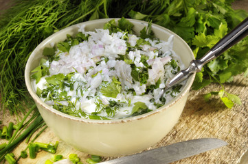 Quark mit Kräutern und Zwiebeln