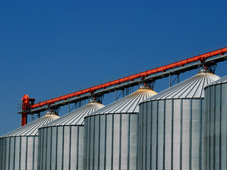 Silos © lemmiu