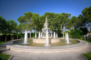Fototapeta na wymiar Fountain in the Garden