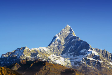 fishtail peak in himalaya nepal