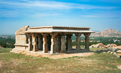 Fototapeta premium Temple in ancient town Hampi