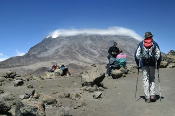 Printed roller blinds Kilimanjaro randonneurs au pied du kilimandjaro