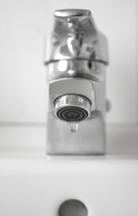 Tropfender Wasserhahn