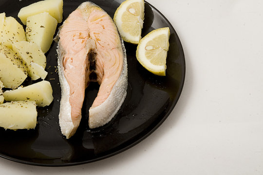 Still Life - Salmone con contorno di Patate