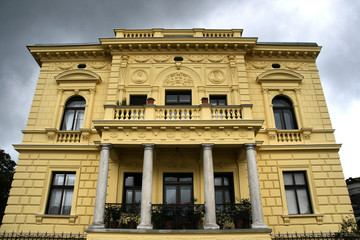 Fototapeta na wymiar Villa in Linz